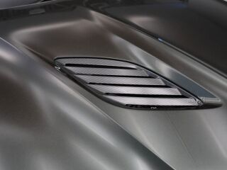 Aston Martin DBS V12 533kW