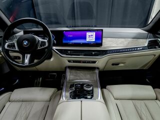 BMW X7 Sky lounge M-paket Individual 3.0 250kW