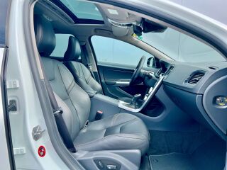 Volvo V60 Cross Country AWD Summum Polar+ 2.4 D4 140kW
