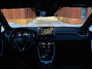 Toyota RAV4 Plug-in hybriid 2.5 136кВ
