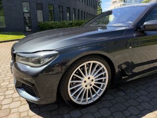 BMW 740 Long 3.0 235кВ