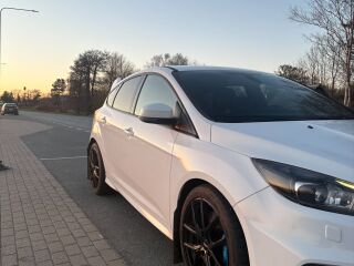 Ford Focus RS 2.3 305kW