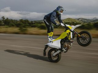 Husqvarna 701 Supermoto 1 silinder 4 takti 58kW