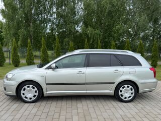 Toyota Avensis LINEA SOL 2.2 D-4D D-CAT