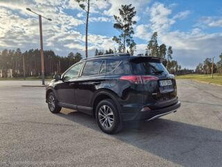 Toyota RAV4 Luxury 2.5 114kW