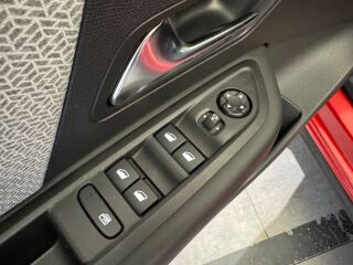 Citroen C4 Shine PureTech 130 AT8 1.2 96kW