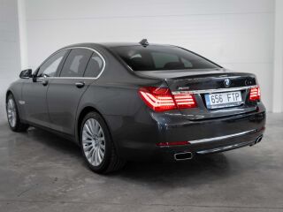 BMW 740 Facelift xDrive 3.0 230кВ