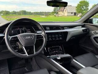 Audi e-tron S-line 55 158kW