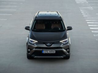 Toyota RAV4 Premium 2.5 114кВ