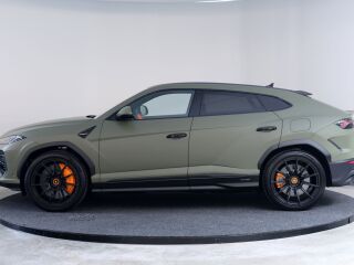 Lamborghini Urus 4.0 588кВ