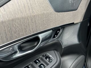 Volvo XC90 AWD B&W 7K 4C LUXURY+ ULTIMATE BRIGHT 2.0 B5 KERS Mild Hybrid 183кВ