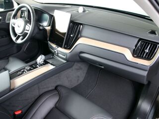 Volvo XC60 AWD ULTRA DARK LUXURY XENIUM FULL 2.0 T8 Recharge Long Range Plug-In-Hybrid MY26 335kW