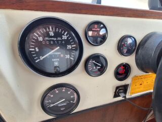 Flipper 620 HT Tohatsu 90hj