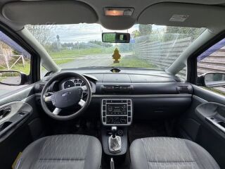 Ford Galaxy Ghia 2.0 85kW