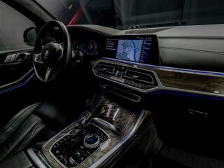 BMW X7 Individual-Sky lounge-M Paket 3.0 250kW