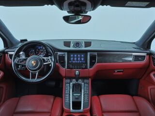 Porsche Macan Turbo model year 2017 3.6 294kW