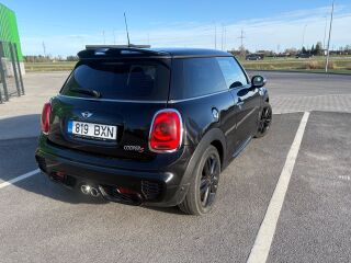 MINI Cooper S John Cooper Works 2.0 141кВ