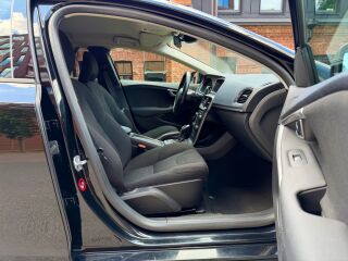 Volvo V40 Summum 1.6 TDi 84кВ