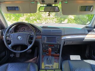 BMW 735 3.5 V8 173kW