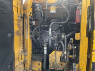 JCB JS130W   osadena