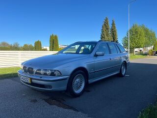 BMW 540 4.4 V8 210kW