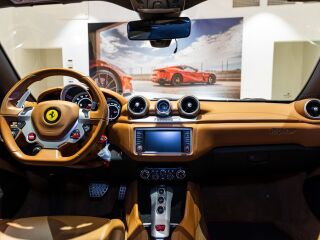 Ferrari California T 3.9 V8 412kW