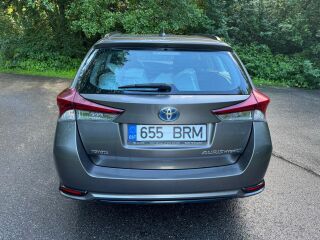 Toyota Auris 1.8 73kW