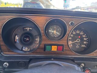 GAZ 24-12 Volga 2.4 74kW