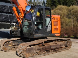 Hitachi ZX225US LC-6 8400h