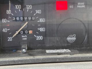 Volvo 244 2.1 74kW