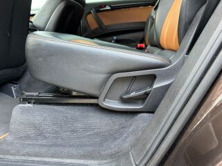 Audi Q7 S-line QUATTRO 3.0 V6 TDI 180кВ