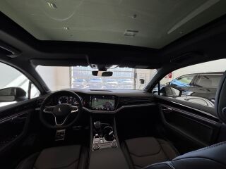 Volkswagen Touareg R-Line Final Edition 3.0 TDI V6 210кВ