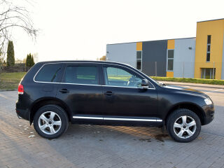 Volkswagen Touareg 4x4 2.5 128кВ