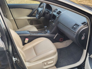 Toyota Avensis 2.2 110kW