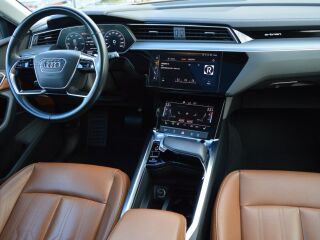 Audi e-tron 55 300кВ