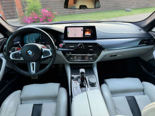 BMW M5 Akrapovič & Bowers & Wilkins 4.4 V8 569kW