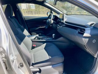Toyota C-HR FWD Multidrive S Style 1.2 R4 16v 85кВ