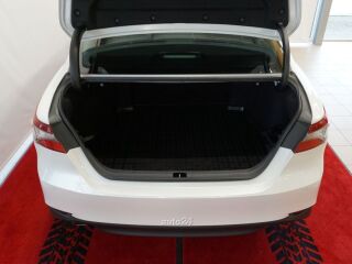 Toyota Camry Luxury Business 2.5 131kW