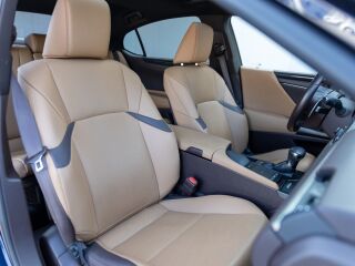 Lexus ES 300h 2.5 131kW