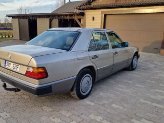 Mercedes-Benz E 300 Turbo 3.0 108kW