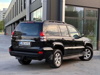 Toyota Land Cruiser Black 3.0 127kW