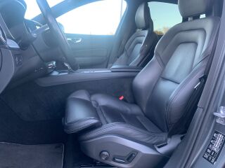 Volvo XC60 AWD R-design 2.0 140kW