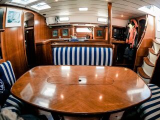Beneteau Oceanis 50 Volvo Penta 80 hp
