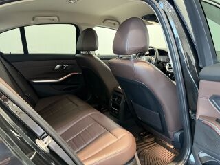 BMW 320 xDrive Luxury Line 2.0 R4 140kW