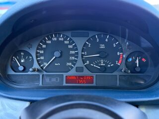 BMW 325 Ti 2.5 R6 141kW