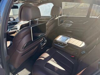 BMW 750 Pure Excellence 4.4 330kW