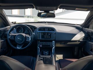 Jaguar XE R-sport 2.0 132кВ