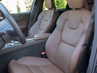 Volvo XC60 AWD Inscription Intelli Safe PRO Wntr 2.0 B5 MHEV Kerghübriid 184kW