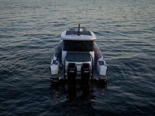 Axopar 37 XC CROSS CABIN Brabus Line Trim Package 2 x 350 hp 211 hours total 257kW
