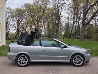 Opel Astra Bertone 1.8 92kW